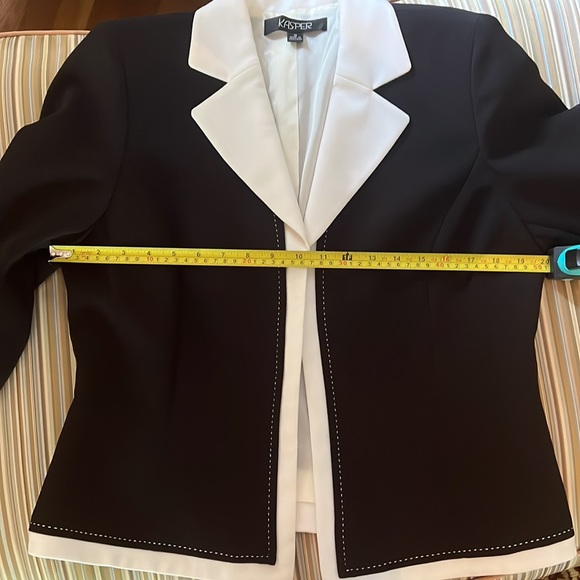 Kasper - women’s classic, timeless black suit. Jacket and matching skirt set. - Picture 2 of 11